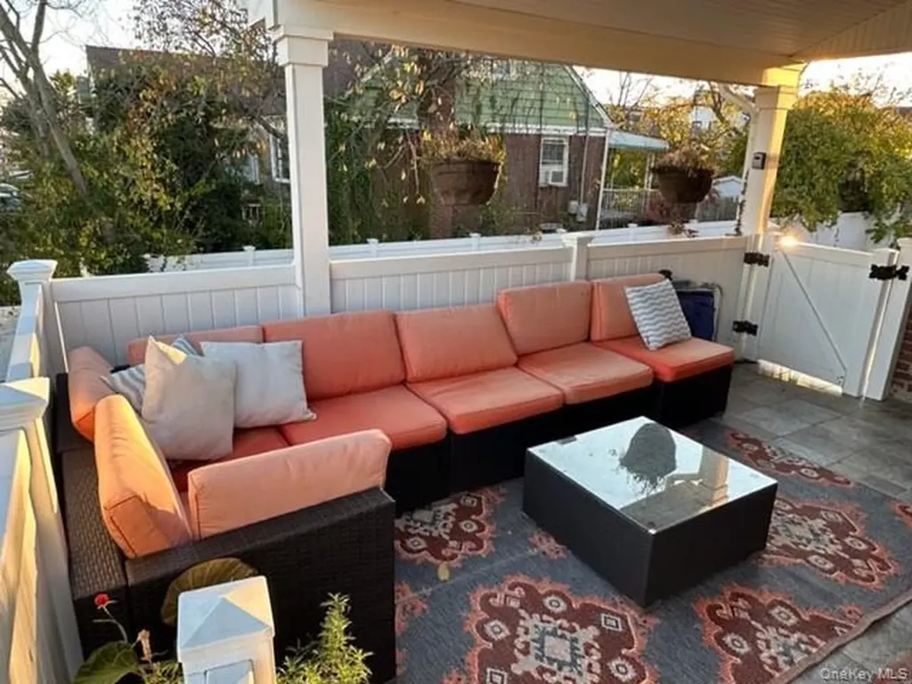 215 Roosevelt Boulevard Long Beach NY 11561