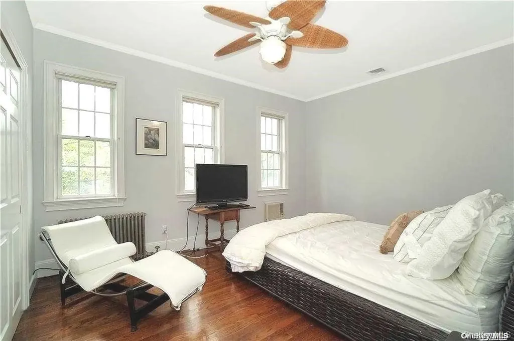 215 Roosevelt Boulevard Long Beach NY 11561