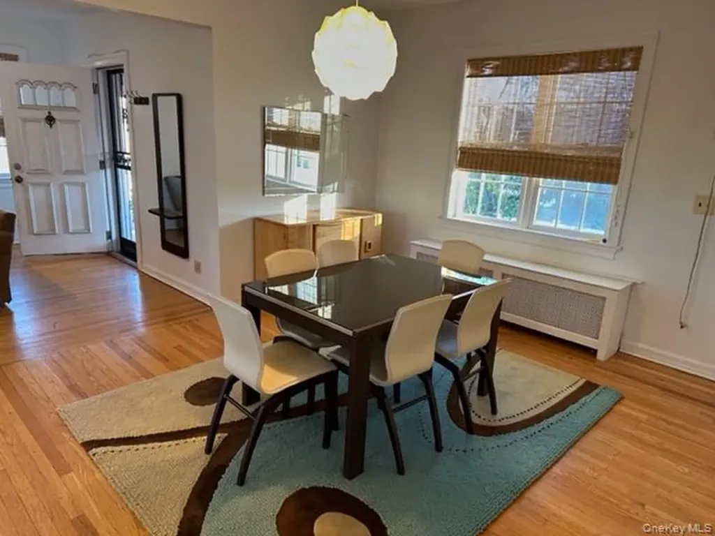 215 Roosevelt Boulevard Long Beach NY 11561