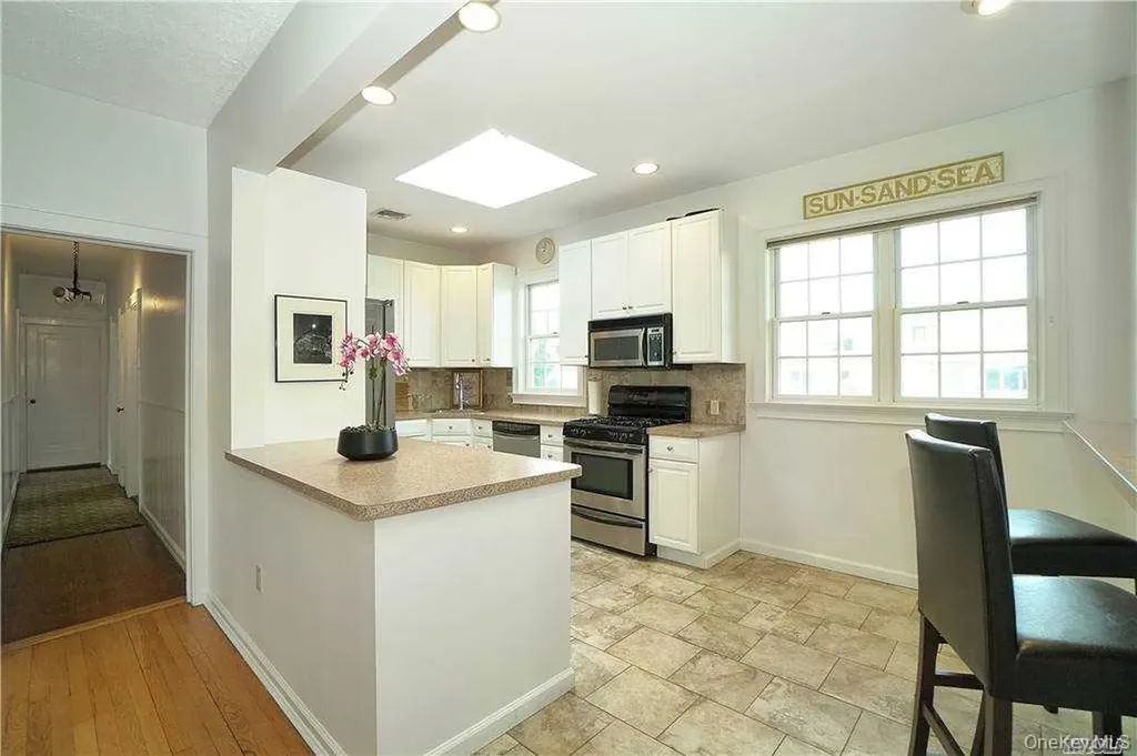 215 Roosevelt Boulevard Long Beach NY 11561