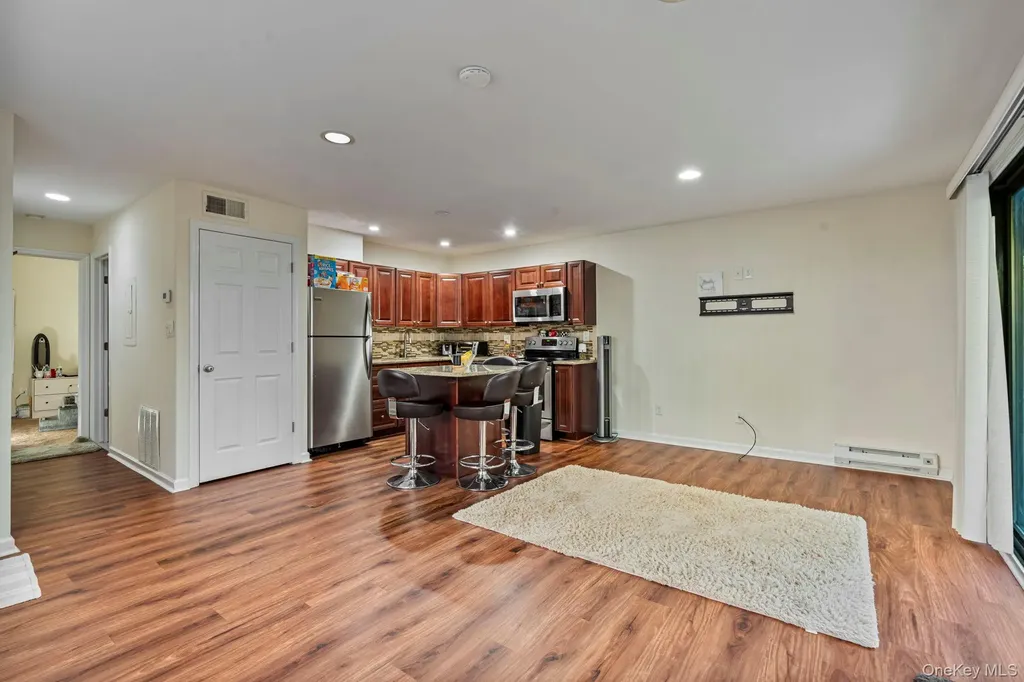 1 Anchorage Way Freeport NY 11520