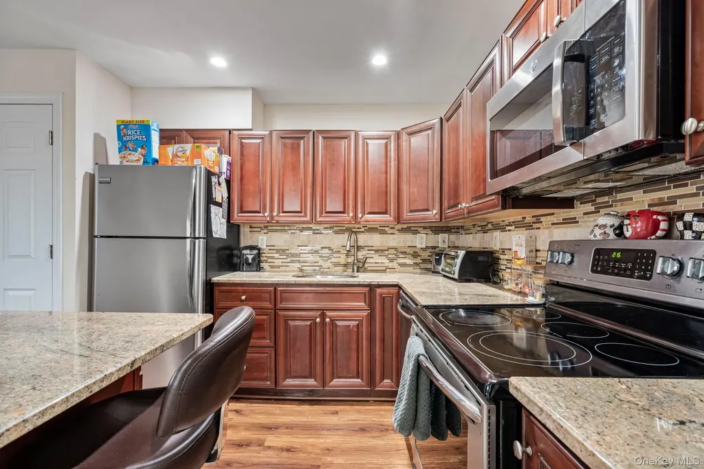 1 Anchorage Way Freeport NY 11520