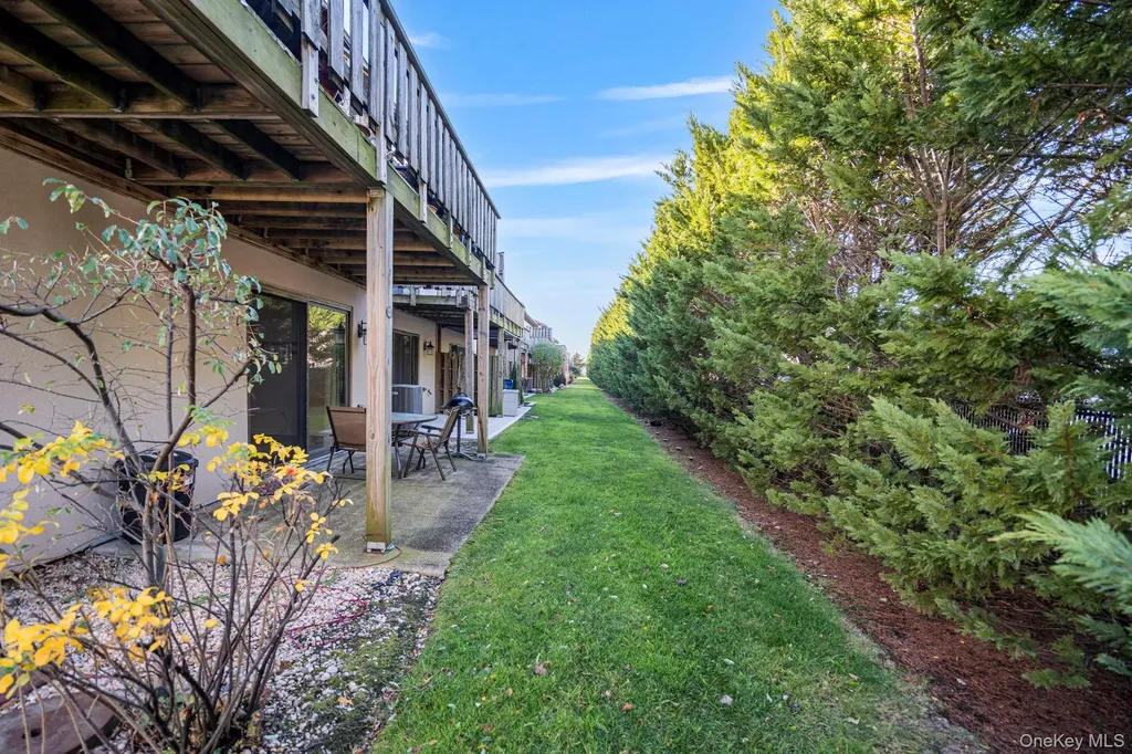 1 Anchorage Way Freeport NY 11520