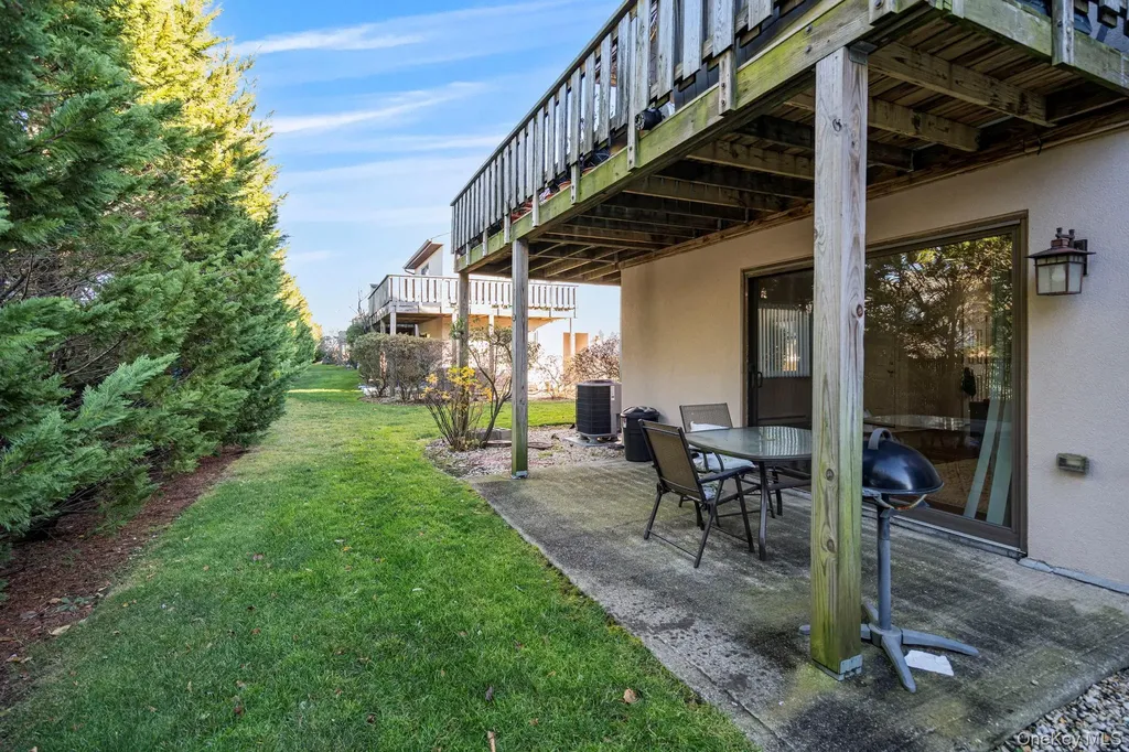 1 Anchorage Way Freeport NY 11520