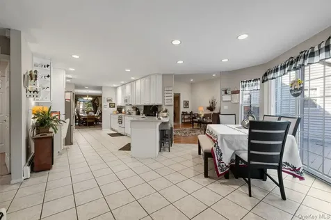 11 Moran Court Manorville NY 11949