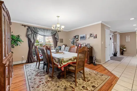 11 Moran Court Manorville NY 11949