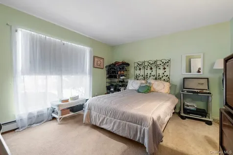 11 Moran Court Manorville NY 11949