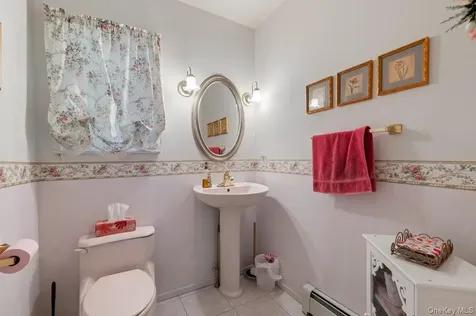 11 Moran Court Manorville NY 11949