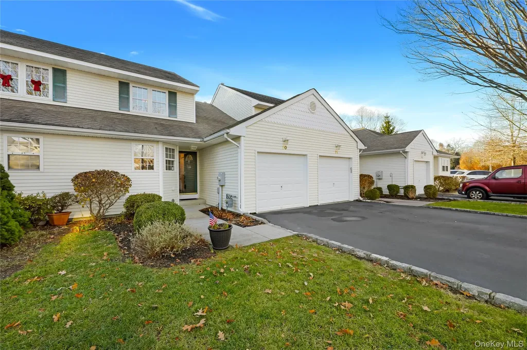 70 Strawberry Commons Riverhead NY 11901