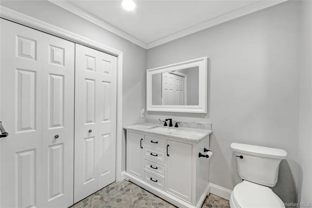 70 Strawberry Commons Riverhead NY 11901