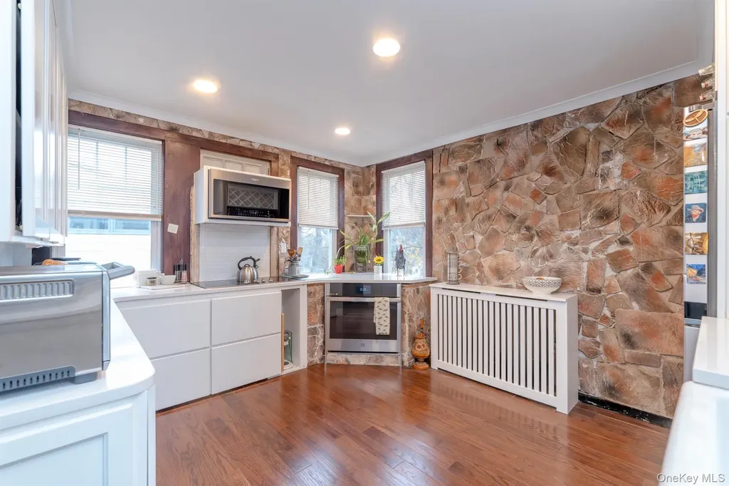 306-308 Broadway Port Ewen NY 12466