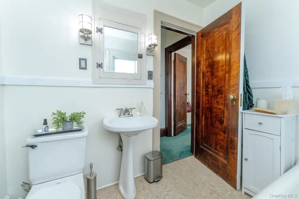 306-308 Broadway Port Ewen NY 12466