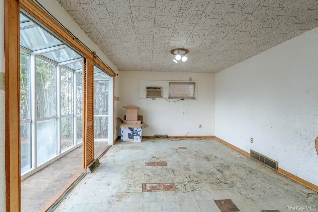 306-308 Broadway Port Ewen NY 12466
