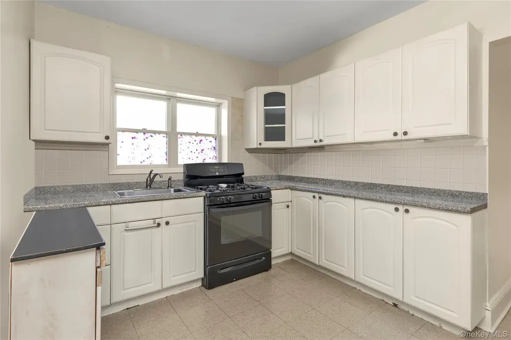 164-12 76th Avenue Fresh Meadows NY 11366