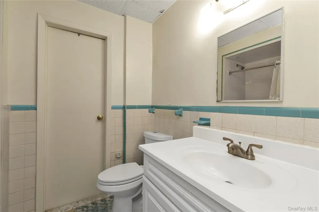 164-12 76th Avenue Fresh Meadows NY 11366