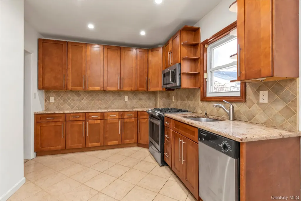 164-12 76th Avenue Fresh Meadows NY 11366
