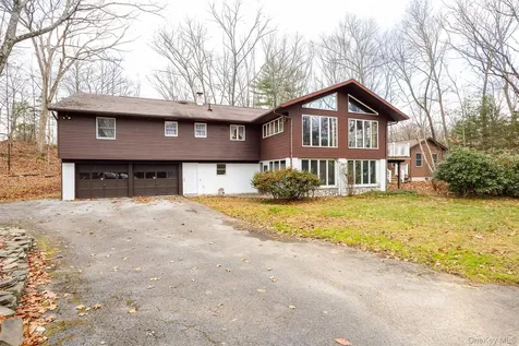 4 Kilmer Road Hyde Park NY 12538