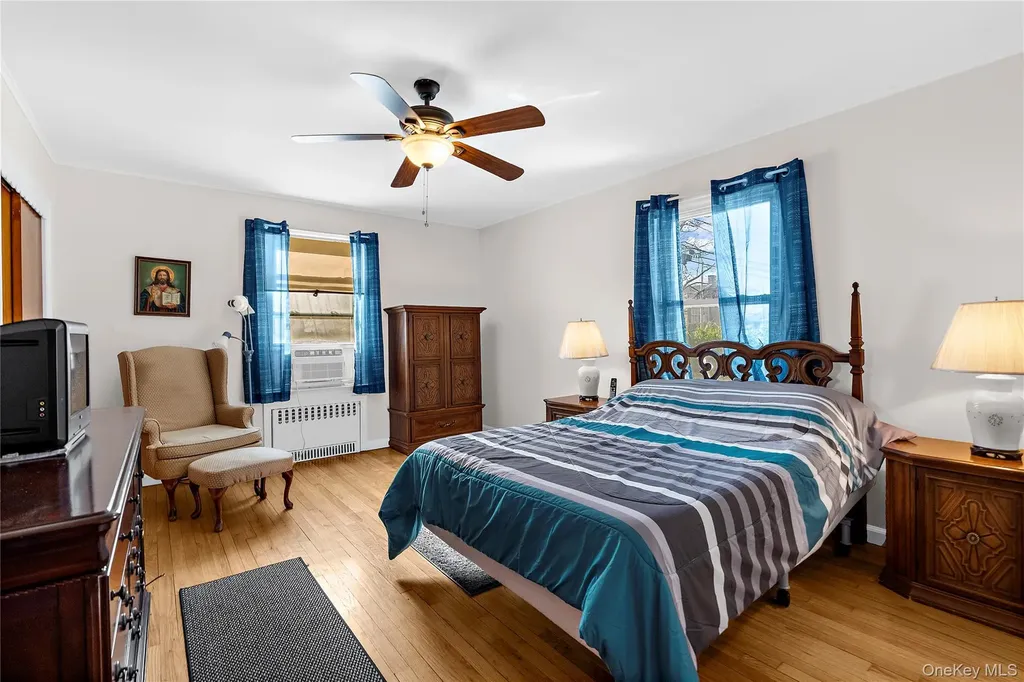 27 Simon Street Babylon NY 11702