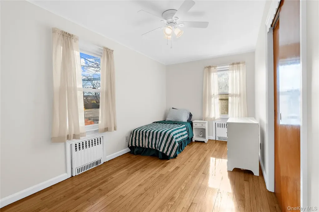 27 Simon Street Babylon NY 11702