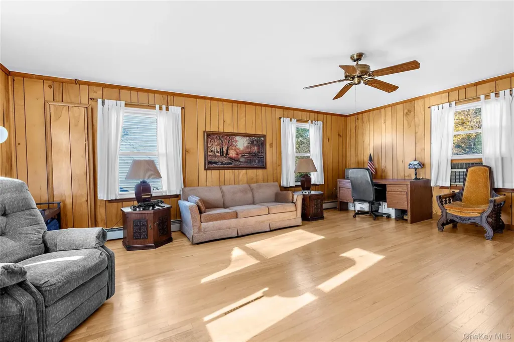 27 Simon Street Babylon NY 11702
