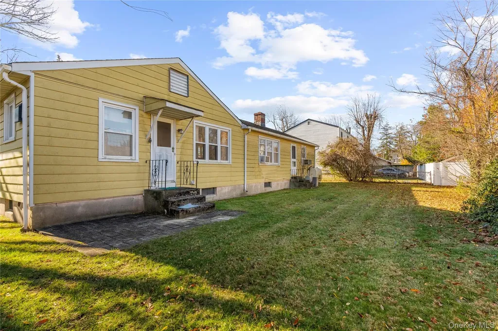 27 Simon Street Babylon NY 11702
