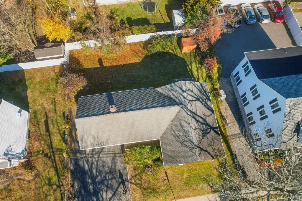27 Simon Street Babylon NY 11702