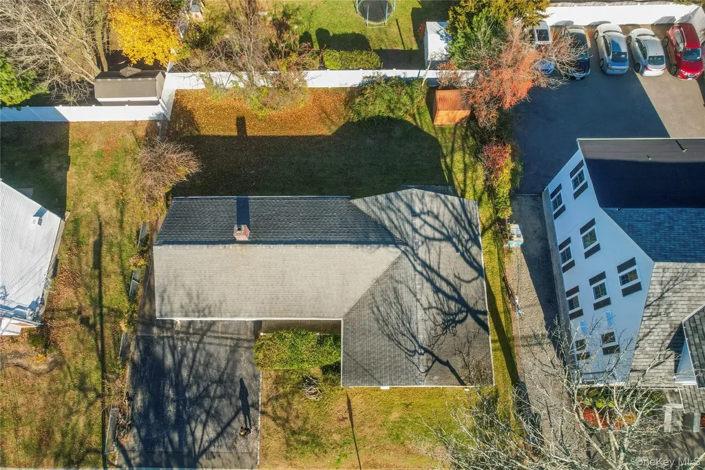 27 Simon Street Babylon NY 11702