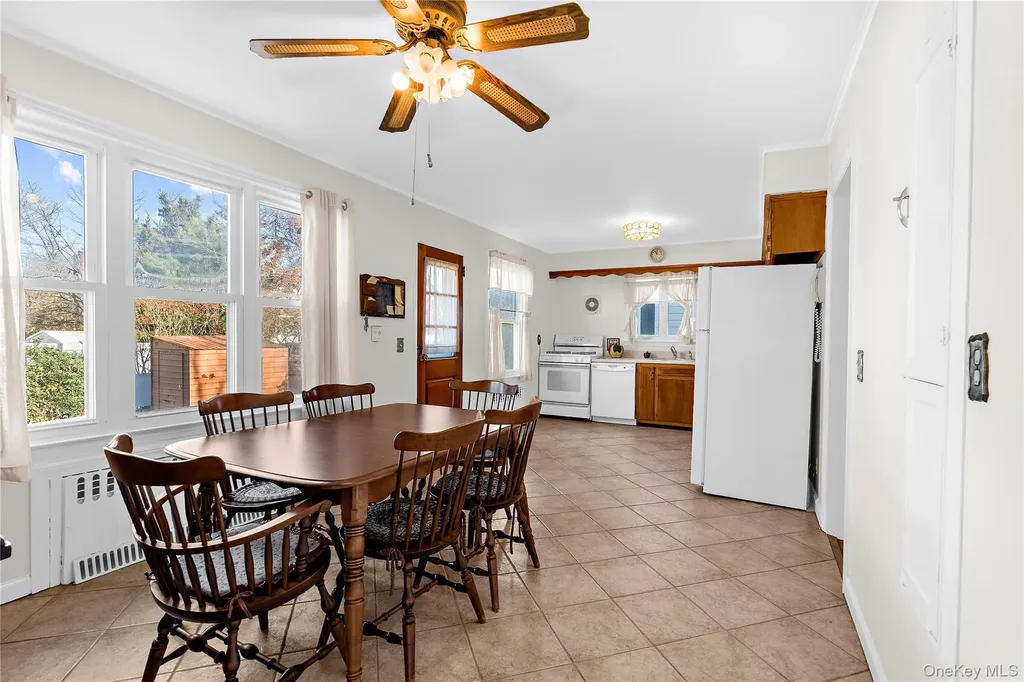 27 Simon Street Babylon NY 11702