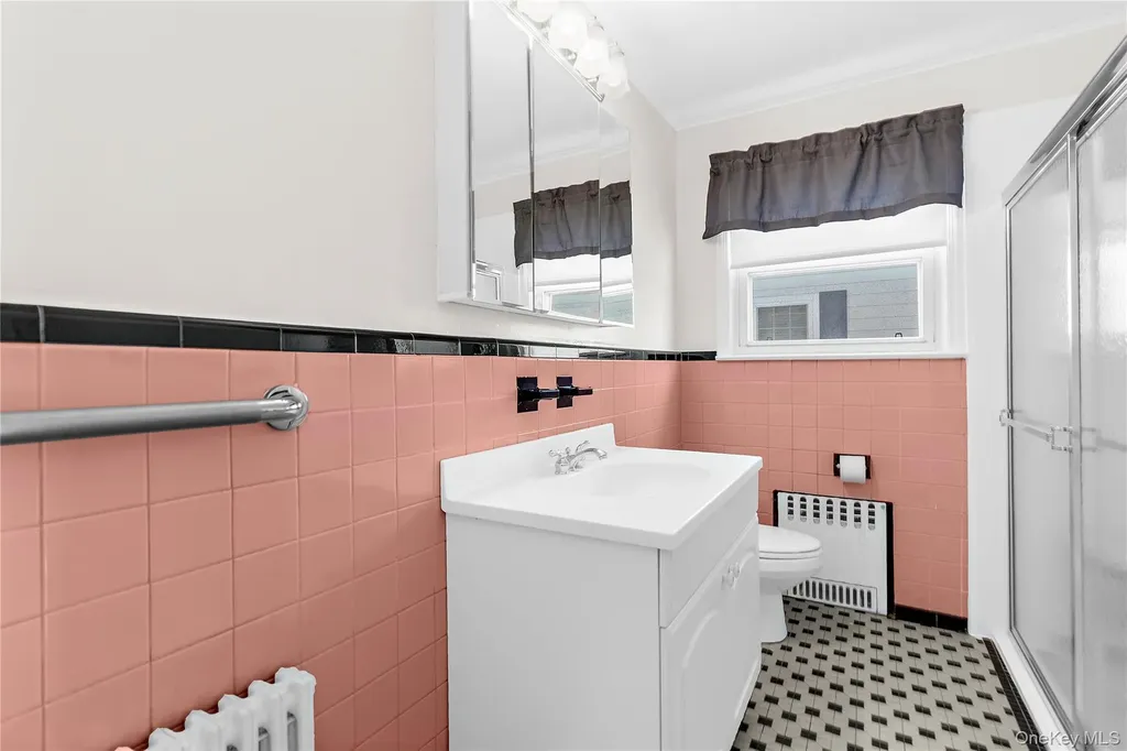 27 Simon Street Babylon NY 11702
