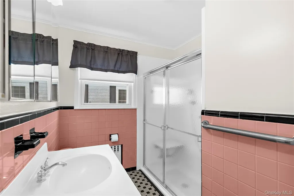 27 Simon Street Babylon NY 11702