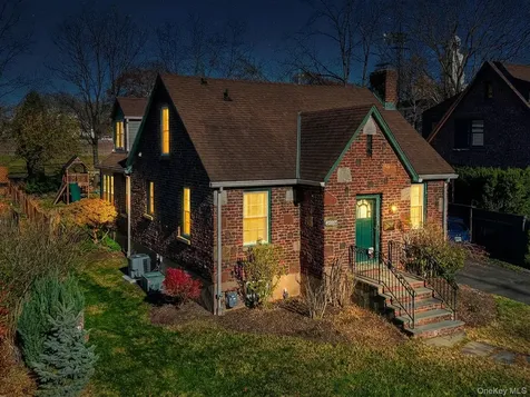 27 Haven Court Nyack NY 10960