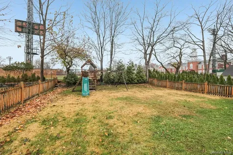 27 Haven Court Nyack NY 10960