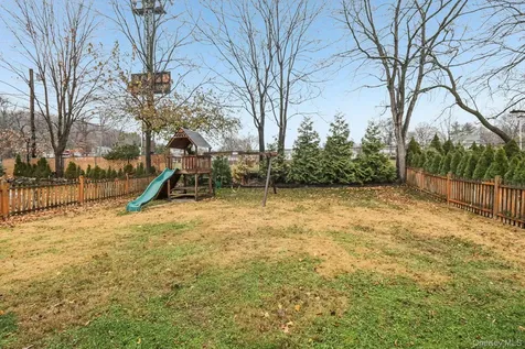 27 Haven Court Nyack NY 10960