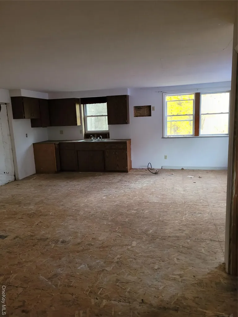 7 Smith Street Red Hook NY 12571