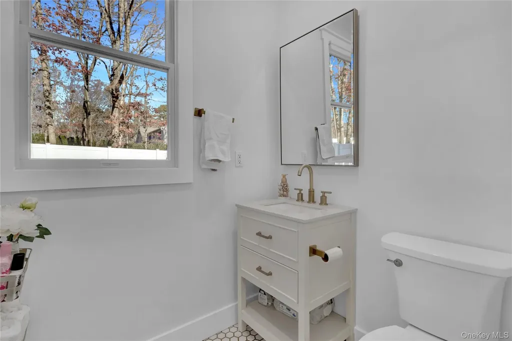 108 Hunter Avenue Miller Place NY 11764