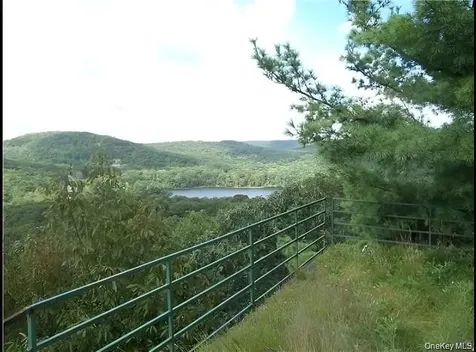 60 Woods Road Tuxedo Park NY 10987