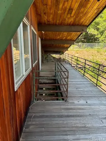 60 Woods Road Tuxedo Park NY 10987