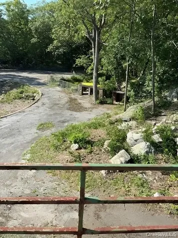 60 Woods Road Tuxedo Park NY 10987