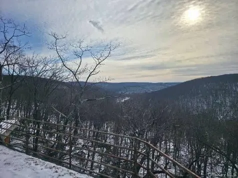 60 Woods Road Tuxedo Park NY 10987