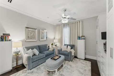 5000 Royal Court North Hills NY 11040