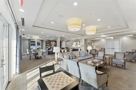 5000 Royal Court North Hills NY 11040