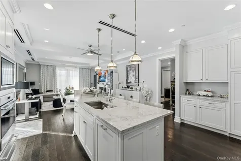 5000 Royal Court North Hills NY 11040