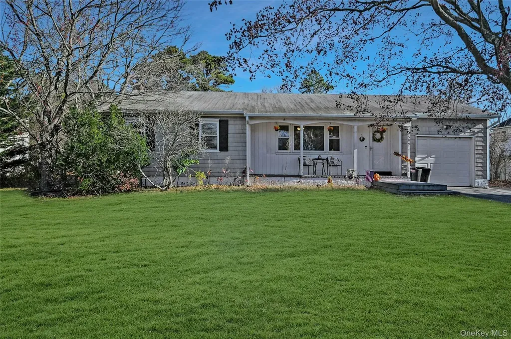 1599 Feureisen Avenue Bohemia NY 11716