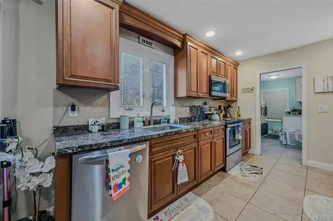 1599 Feureisen Avenue Bohemia NY 11716