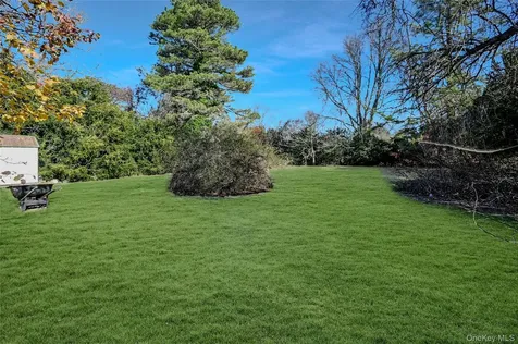 1599 Feureisen Avenue Bohemia NY 11716