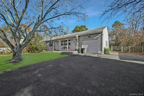 1599 Feureisen Avenue Bohemia NY 11716