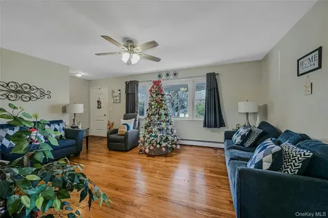 1599 Feureisen Avenue Bohemia NY 11716