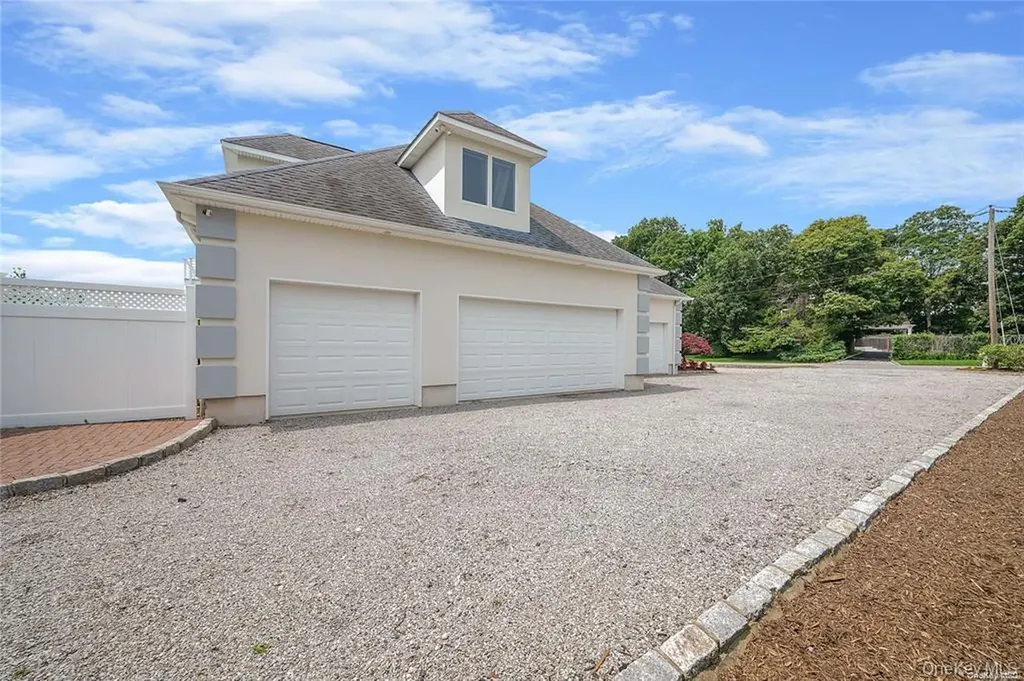 4 Mill Pond Road Hampton Bays NY 11946