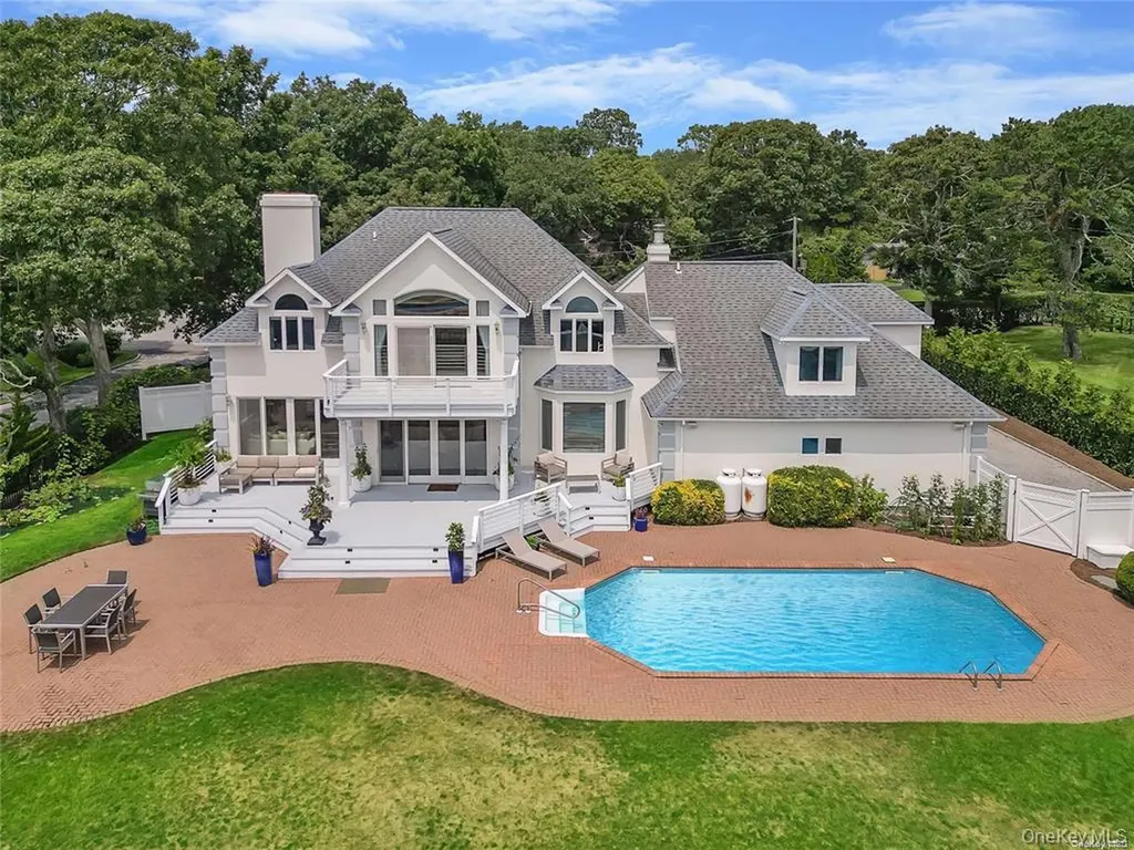 4 Mill Pond Road Hampton Bays NY 11946