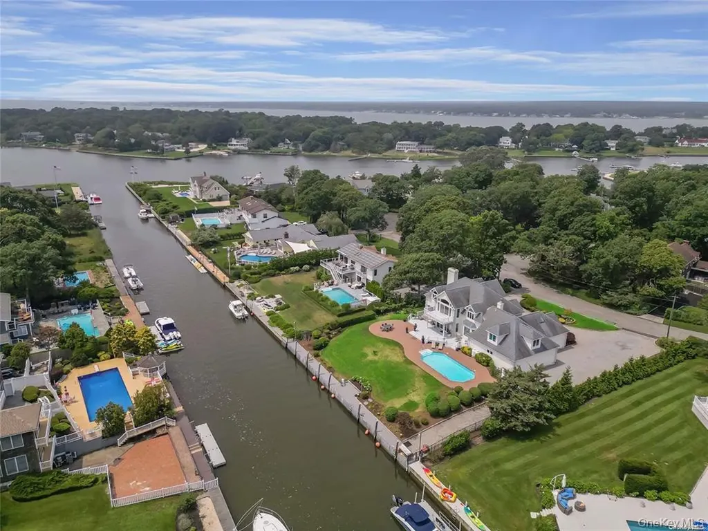 4 Mill Pond Road Hampton Bays NY 11946
